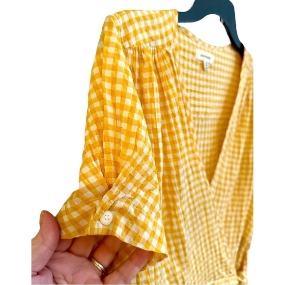 MAX STUDIO, YELLOW/WHITE, GINGHAM, SEERSUCKER TOP. WRAP WITH SASH TIE. SIZE M - Picture 4 of 8